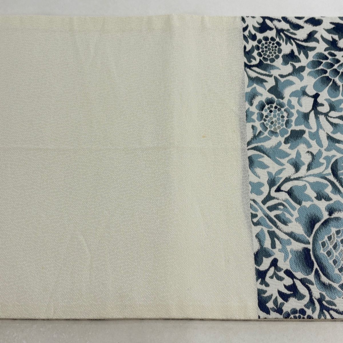 正絹 六通袋帯 【花々 青 シルバー】 袋帯 秀品 草花 青灰色 六通 正絹 【中古】 - メルカリ