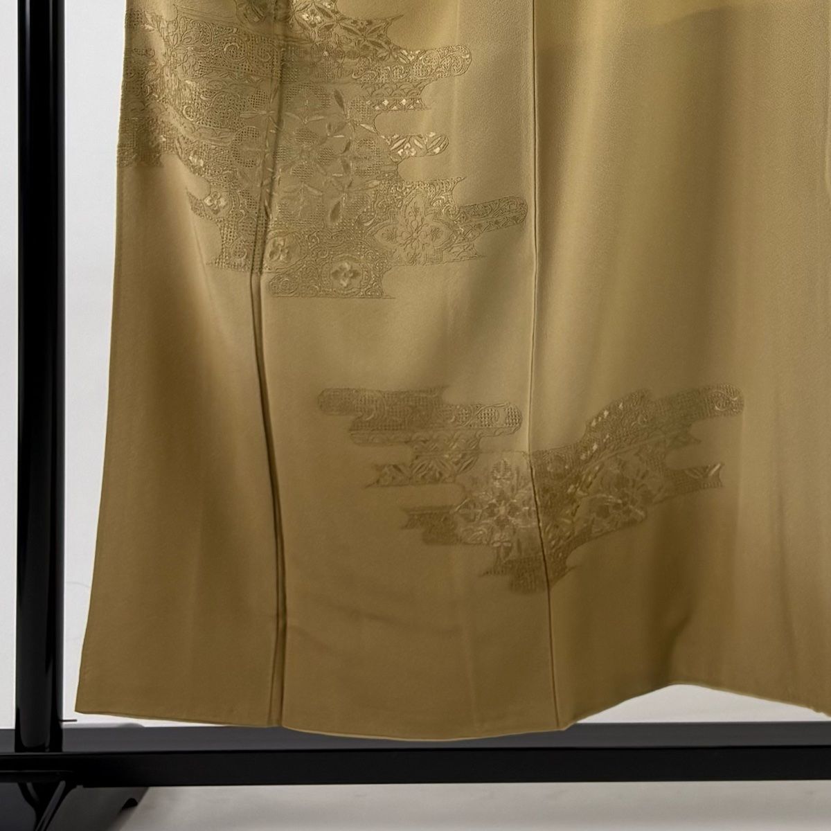 付下げ 身丈153 cm 裄丈62 S 袷 華文 七宝 刺繍 金糸 薄黄土色 正絹 秀品