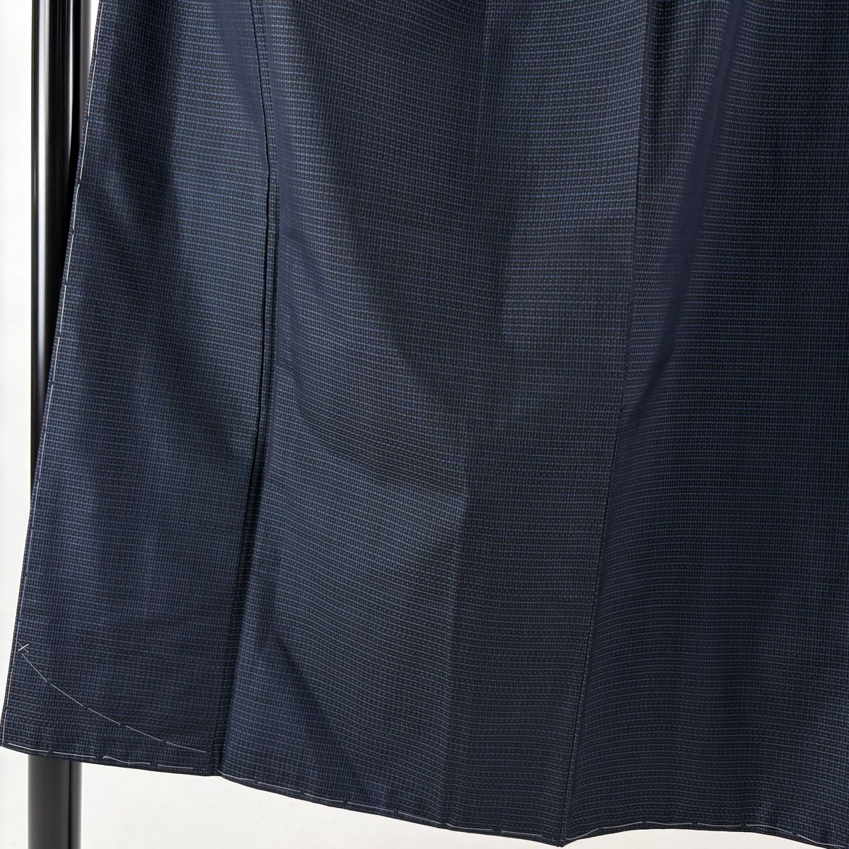 男着物 身丈145 5 cm 裄丈73 M 袷 大島紬 証紙 幾何学模様 紺色 正絹 秀品