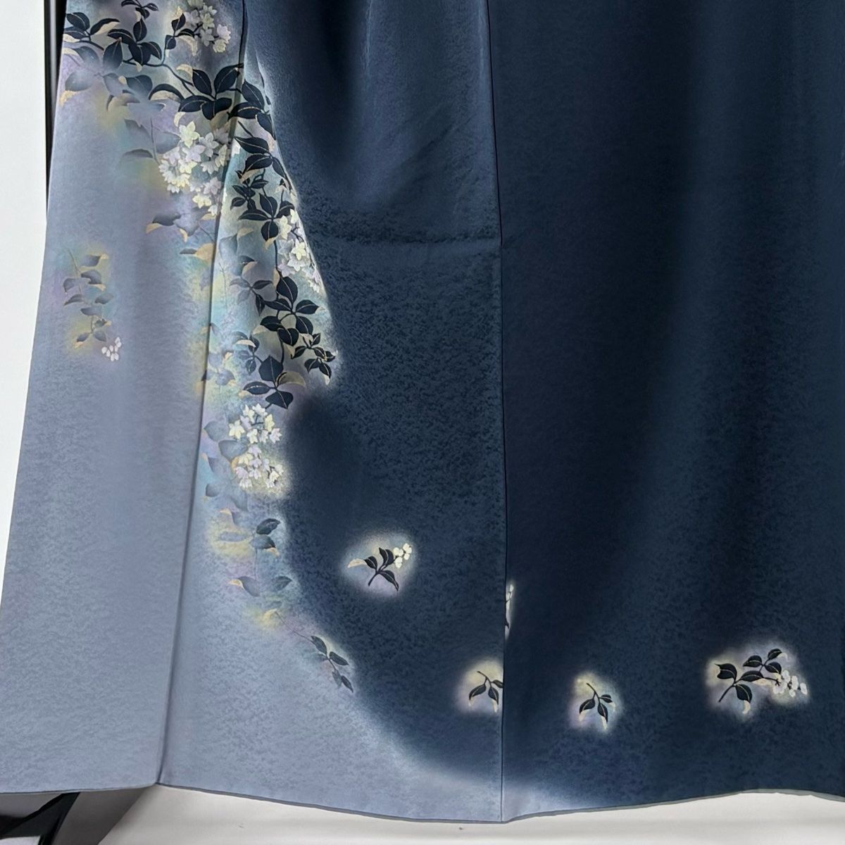 付下げ 身丈163 5 cm 裄丈69 L 袷 落款 枝花 金彩 ぼかし 紺色 正絹 秀品