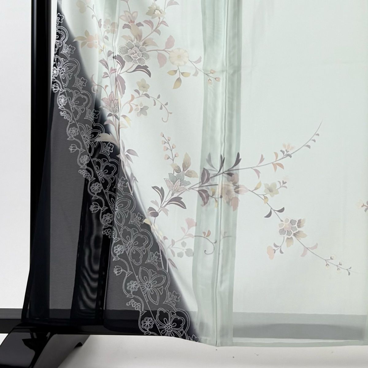 訪問着 身丈161 5 cm 裄丈67 M 薄物 絽 草花 花唐草 銀彩 染め分け 薄緑 正絹 秀品