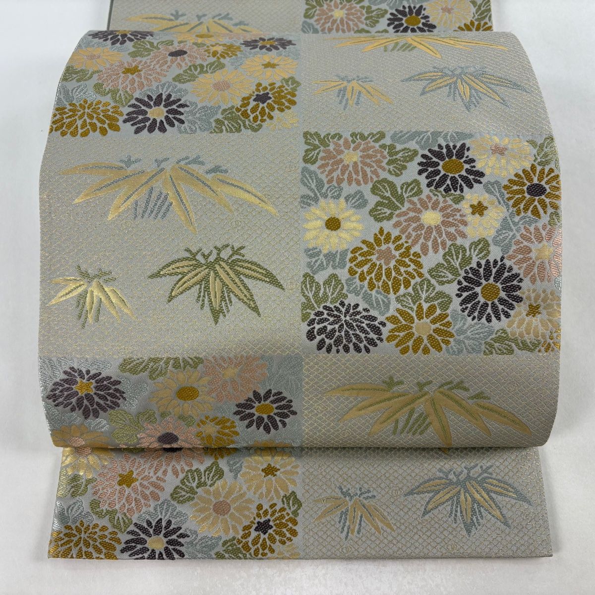 箔屋清兵衛　六通袋帯　美品　草木染　落款あり　牡丹唐草　フォーマルに 袋帯 名品 箔屋清兵衛 落款 草木染 菊竹厚板文 市松 箔 灰色 六通 正絹