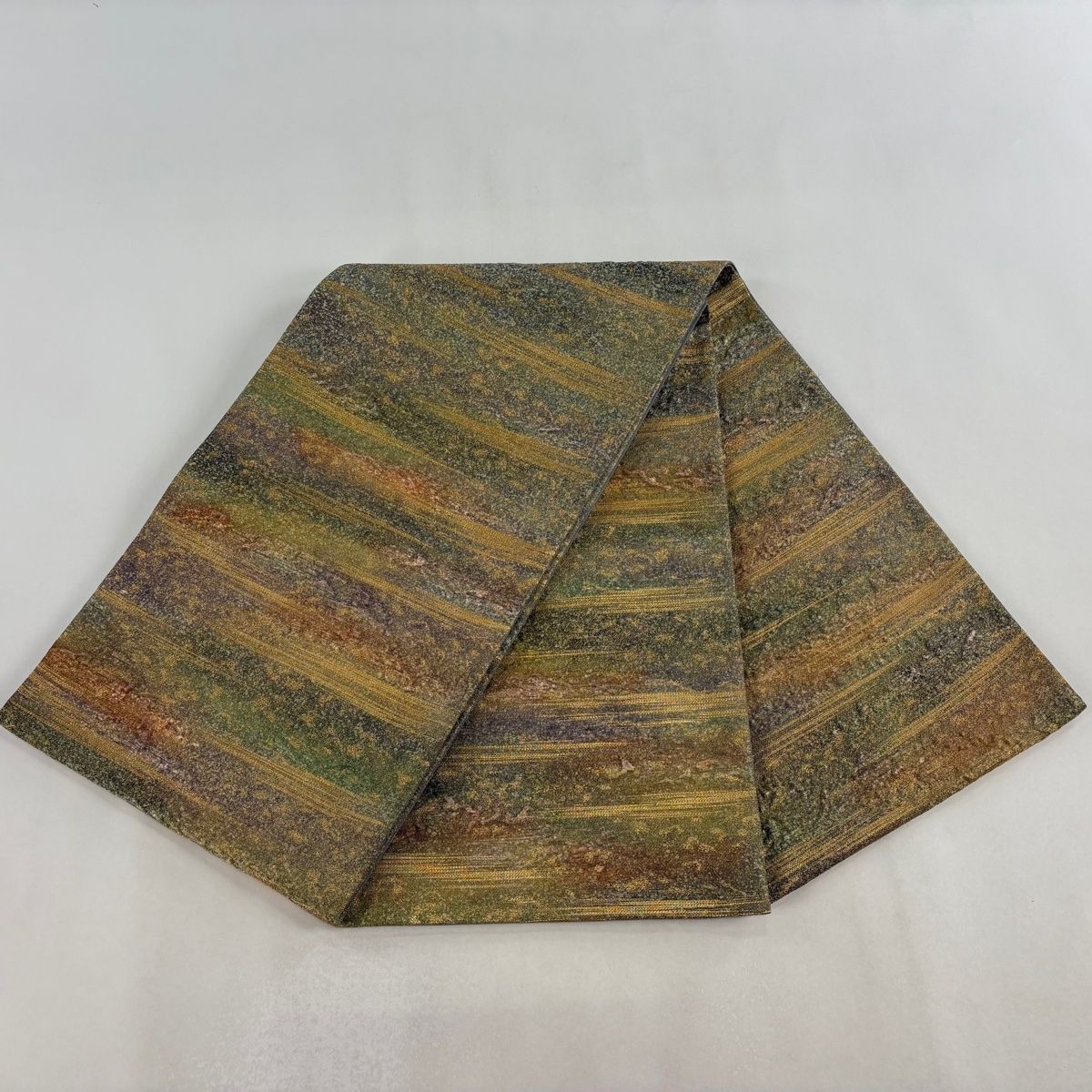 美品】 袋帯 名品 落款 霞 金糸 トップ 箔 薄緑 お太鼓柄 正絹