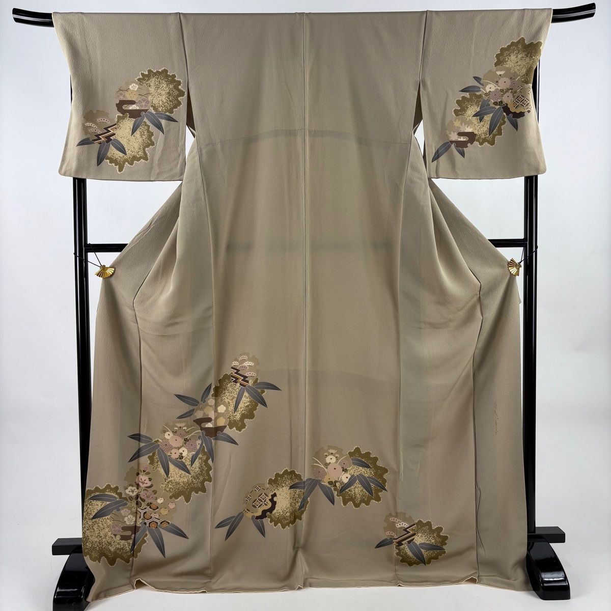 付下げ 身丈173 cm 裄丈71 5 L 袷 こむさでもーど 落款 雪輪 草花 薄茶色 正絹