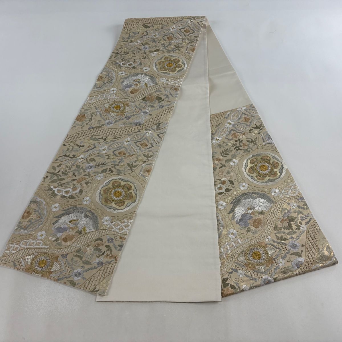 美品】 袋帯 逸品 鈴乃屋 草花 鳥 金銀糸 刺繍 ベージュ 六通 正絹