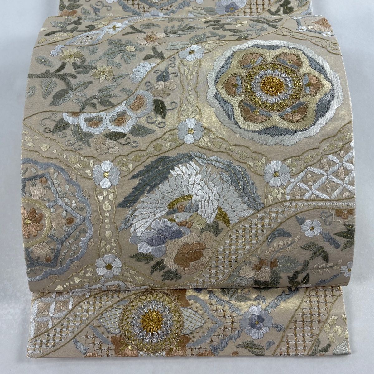 美品】 袋帯 逸品 鈴乃屋 草花 鳥 金銀糸 刺繍 ベージュ 六通 正絹