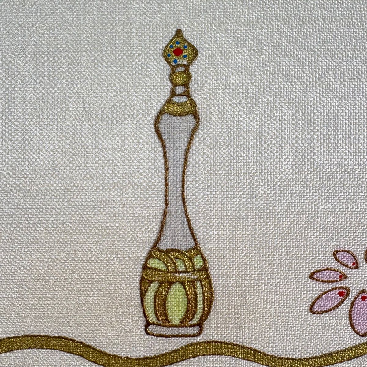 開き名古屋帯 逸品 紬地 象 孔雀 金銀彩 クリーム 正絹 【中古