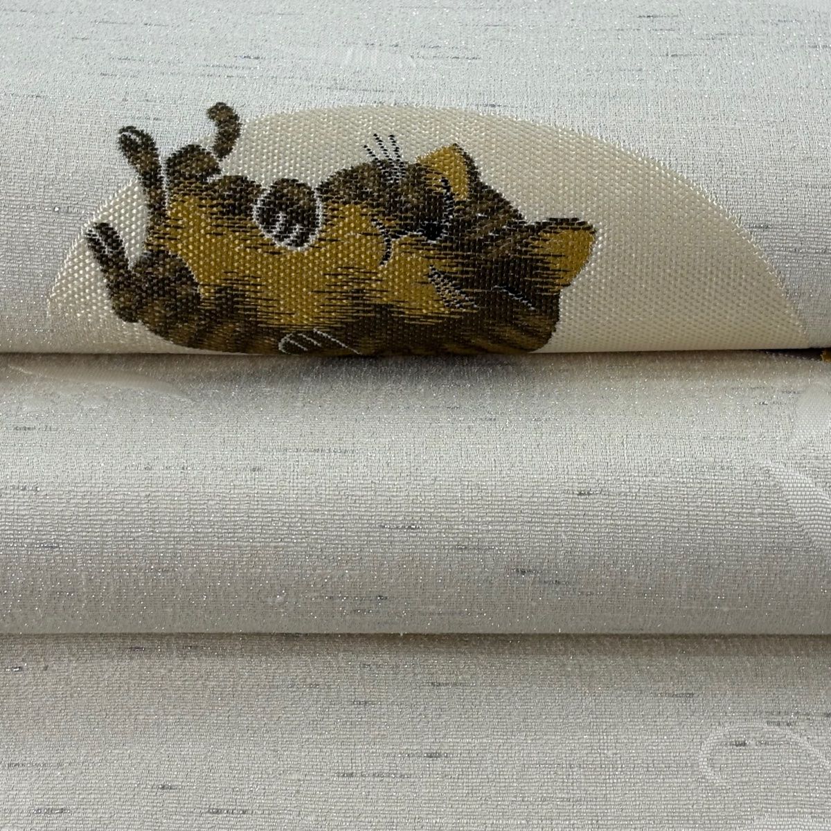 美品】 袋帯 逸品 猫とねずみ うさぎと亀 箔 灰白 お太鼓柄 正絹