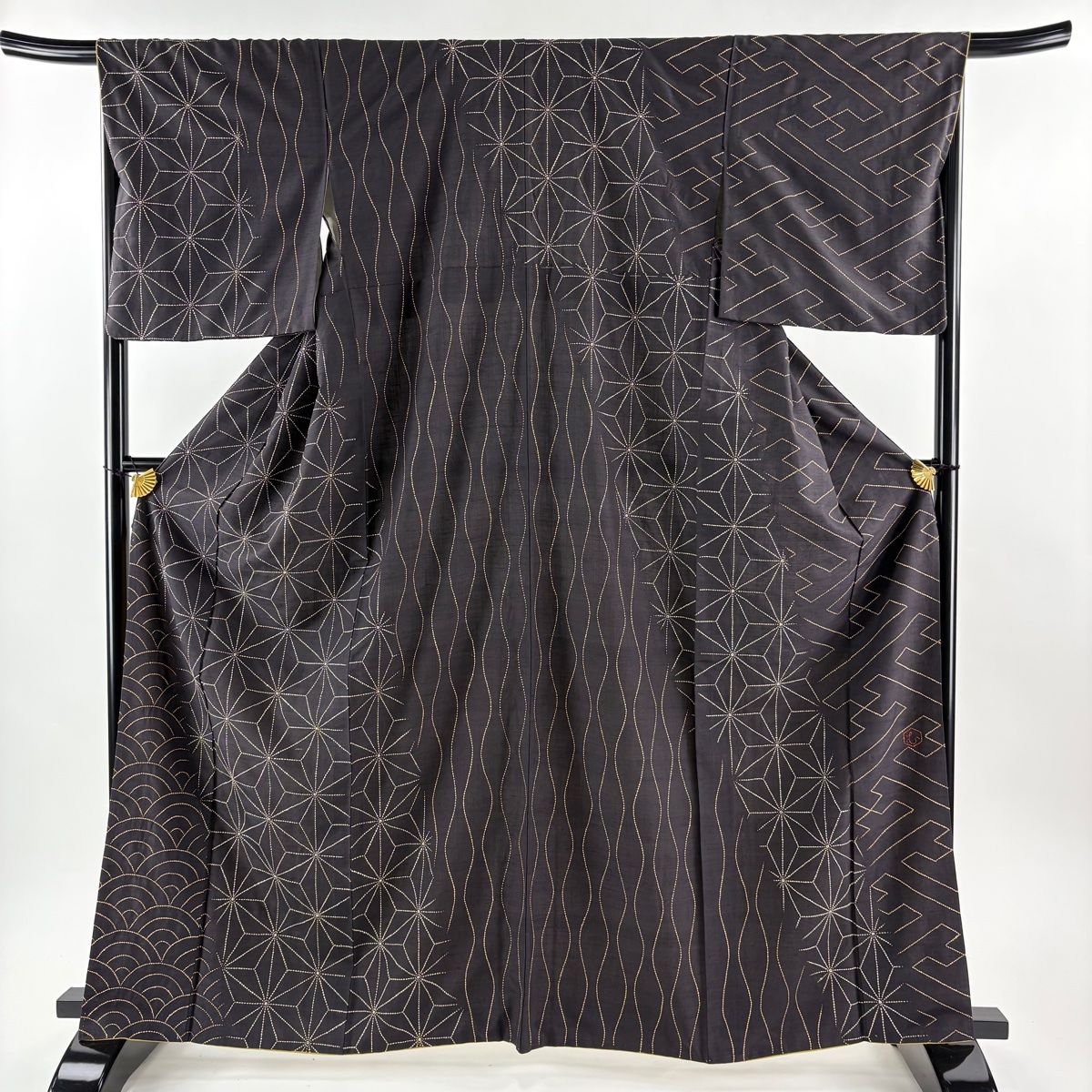 訪問着 身丈164 5 cm 裄丈67 M 袷 紬地 落款 麻の葉 青海波 刺し子刺繍 濃紫 正絹