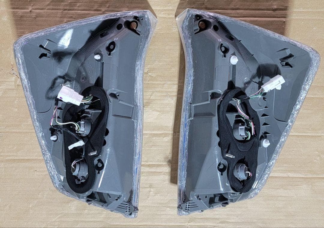 車 30プリウス テールレンズ キャンディブルー塗装 PHV ZVW35