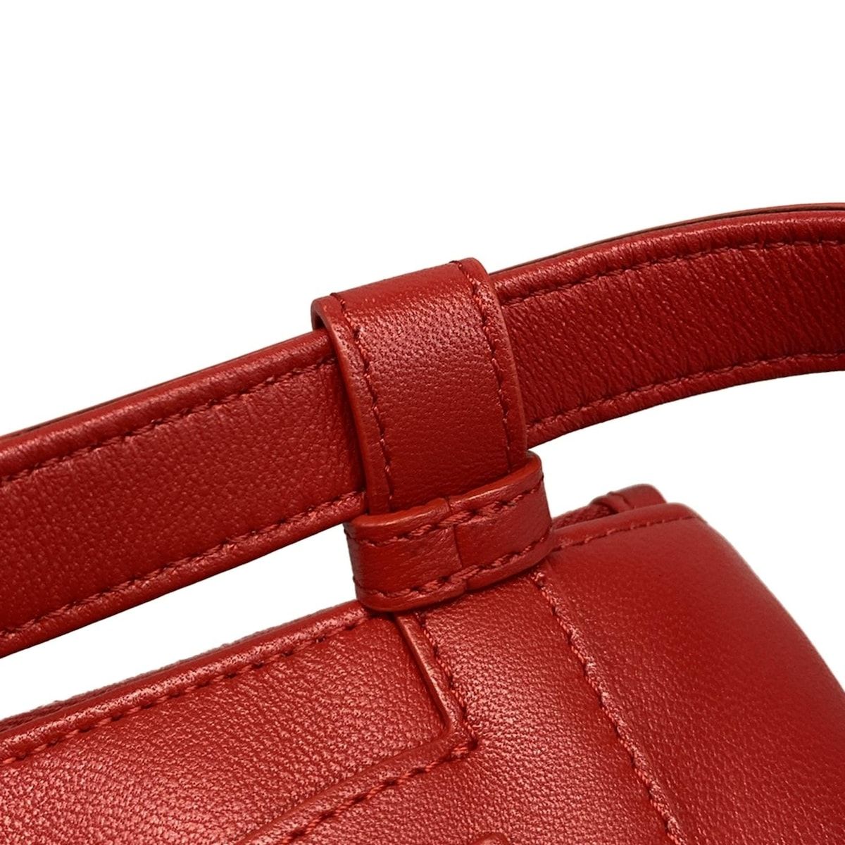 CHANEL(シャネル) ウエストポーチ美品 - レッド ココマーク レザー