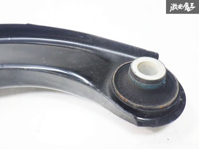 スズキ 純正スイフトスポーツ ZC33S 右 フロント ロアアーム 45202