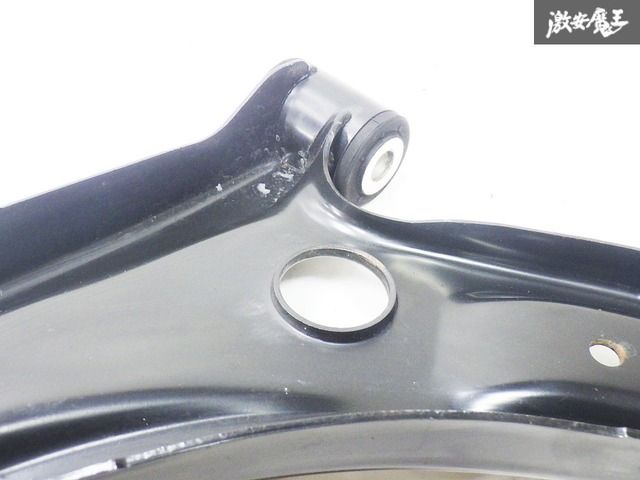 スズキ 純正スイフトスポーツ ZC33S 右 フロント ロアアーム 45202