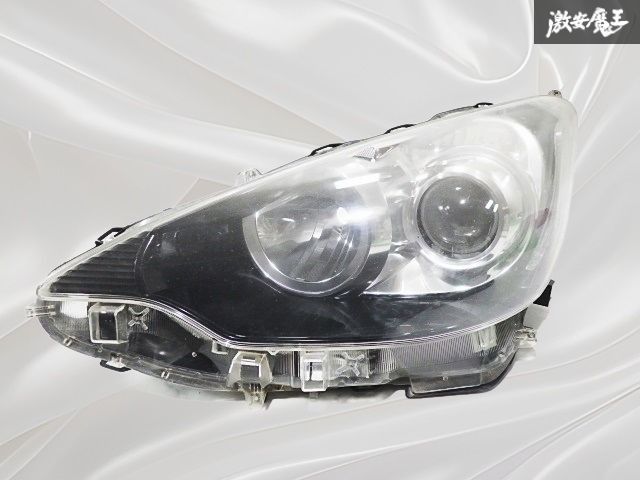 トヨタ 純正 NHP10 アクア 前期 ハロゲン ヘッドライト ヘッドランプ