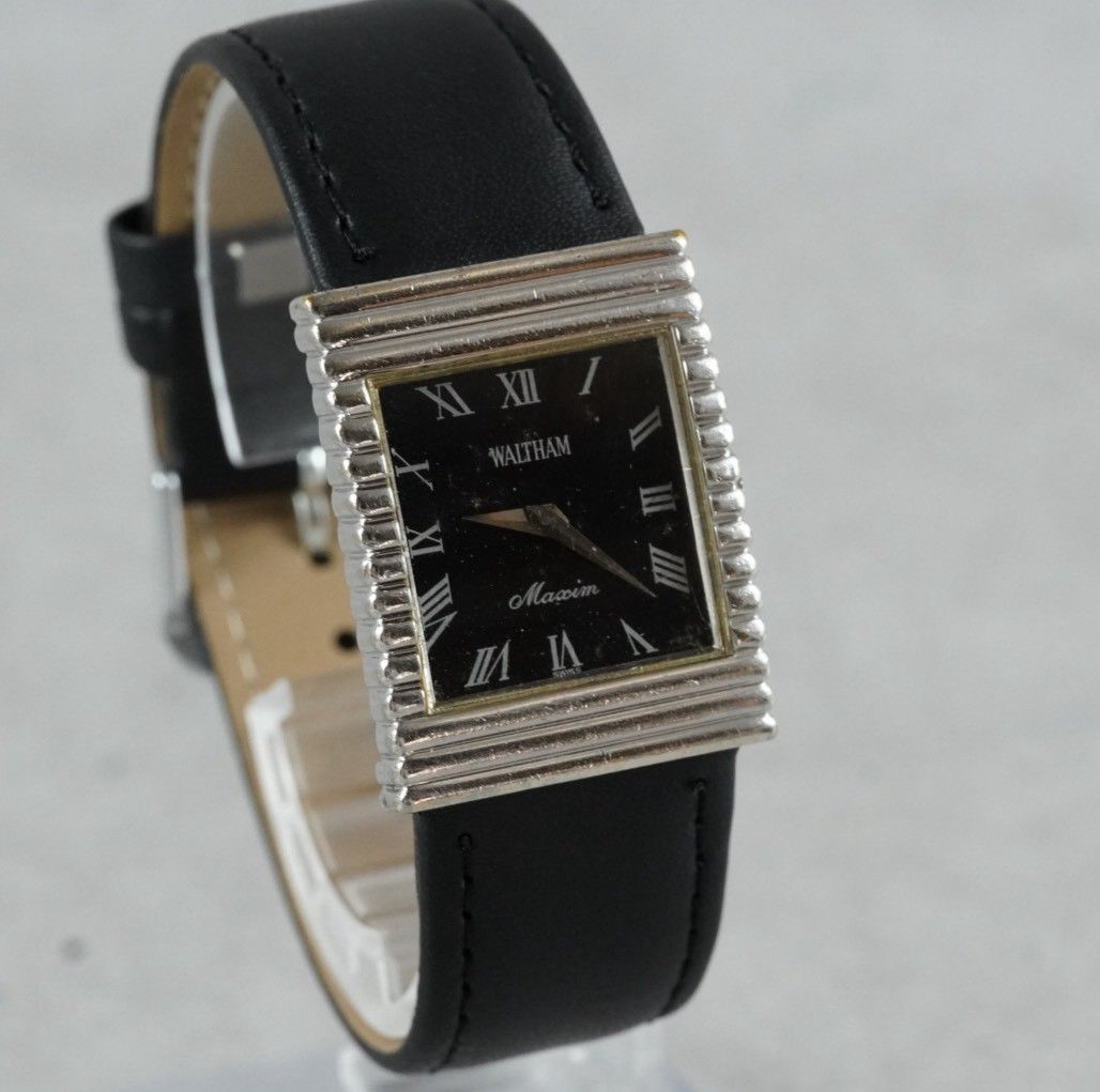 WALTHAM Maxim ウォルサム マキシム スクエアケース ローマンダイヤル 手巻き シルバー ブラック文字盤 ヴィンテージ ドレスウォッチ アンティーク antique 稼働品