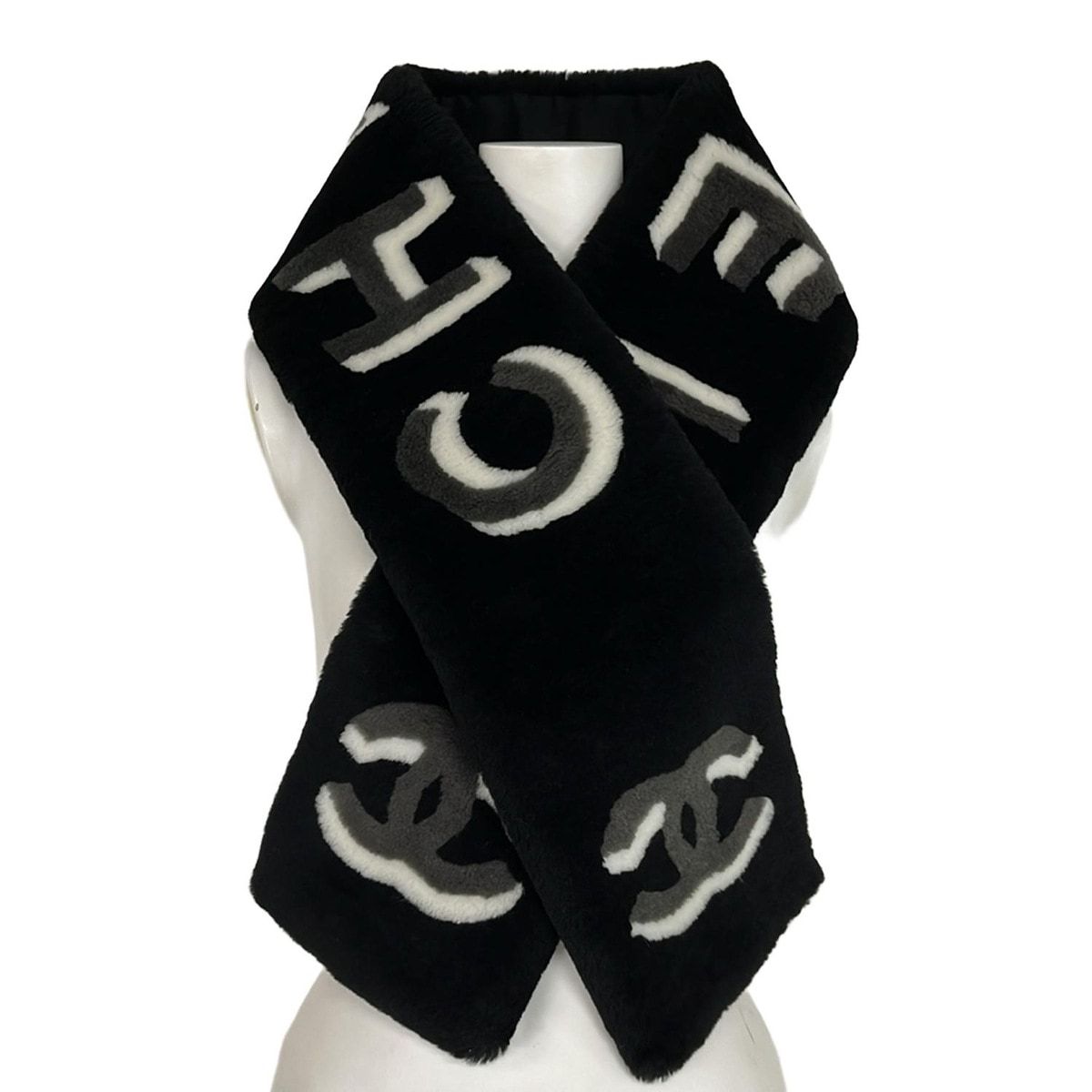 CHANEL ムートンマフラー CHANEL(シャネル) マフラー美品 - AA7074 黒×白×グレー ココマーク