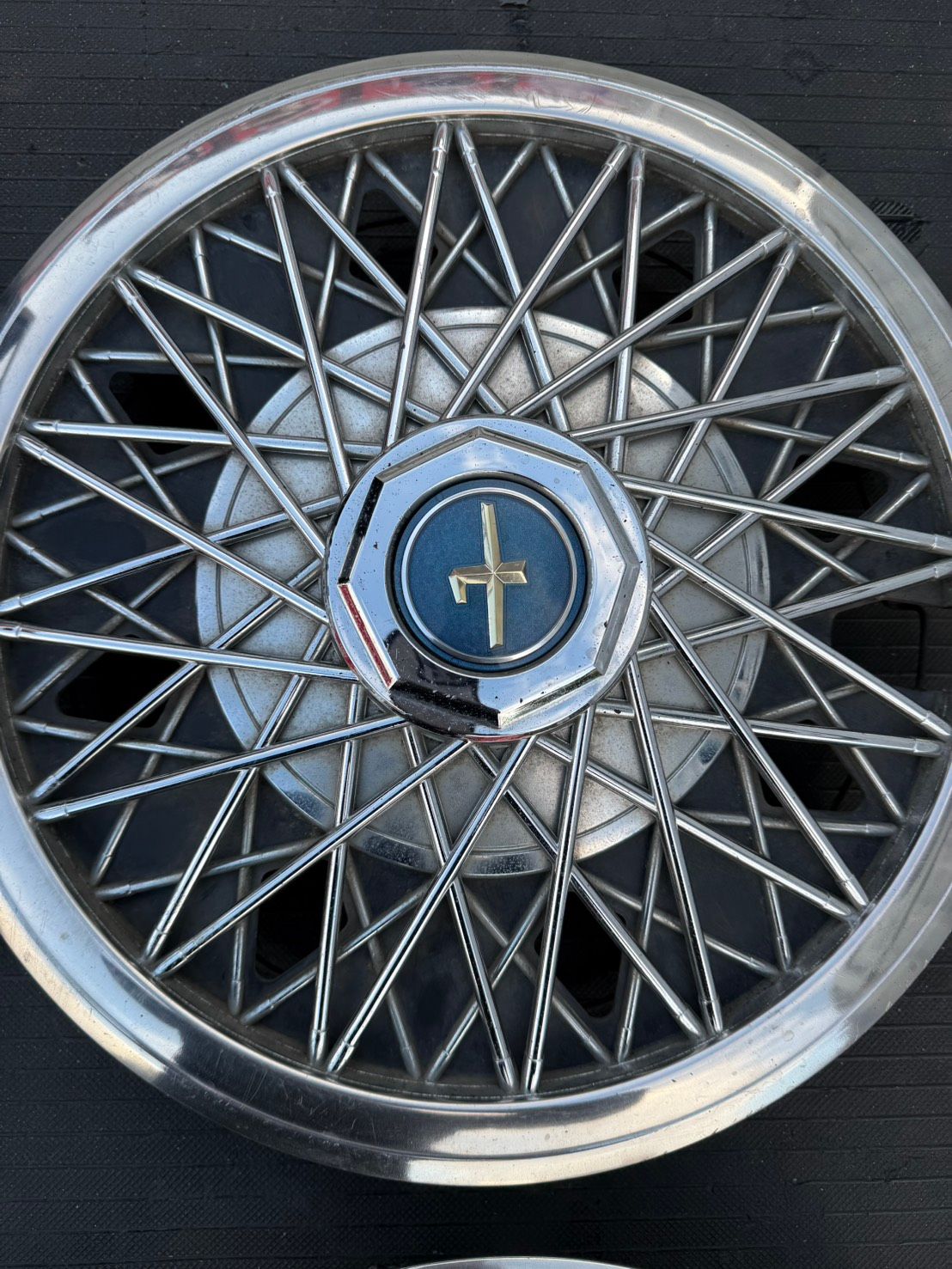 日産430グロリア ホイールキャップ