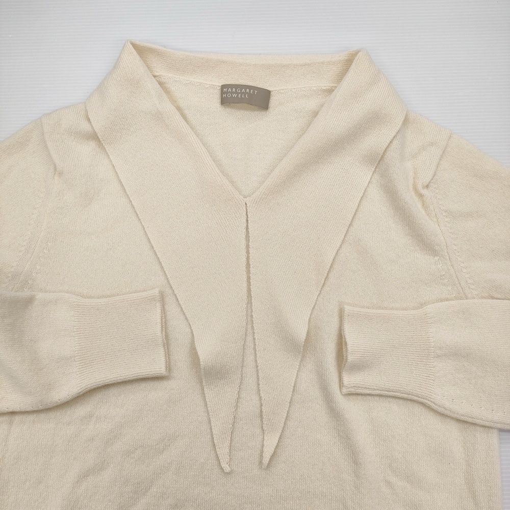 MARGARET HOWELL アイボリー Vネックニット MARGARET HOWELL✨️ウール vネック ニット - メルカリ