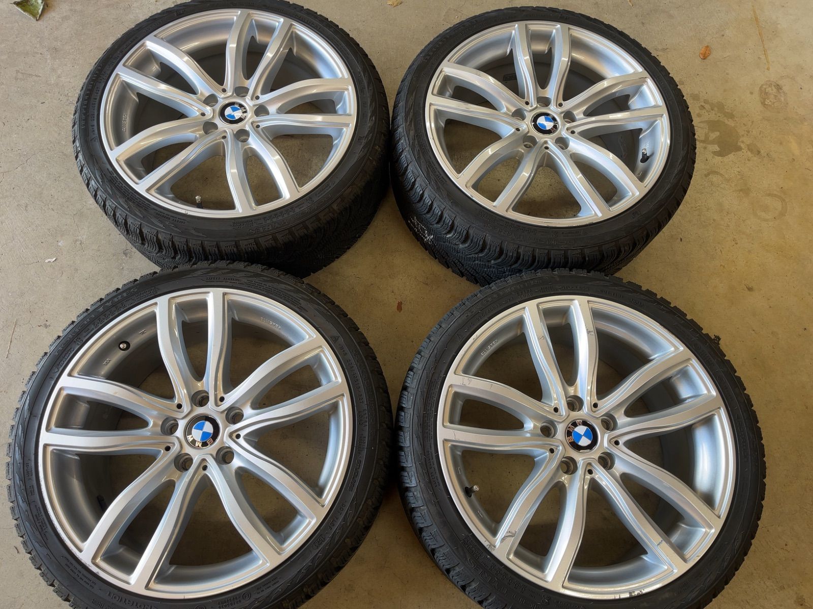 BMW F 40 44 ノキアン バリ山 冬用 18インチ 4本セット