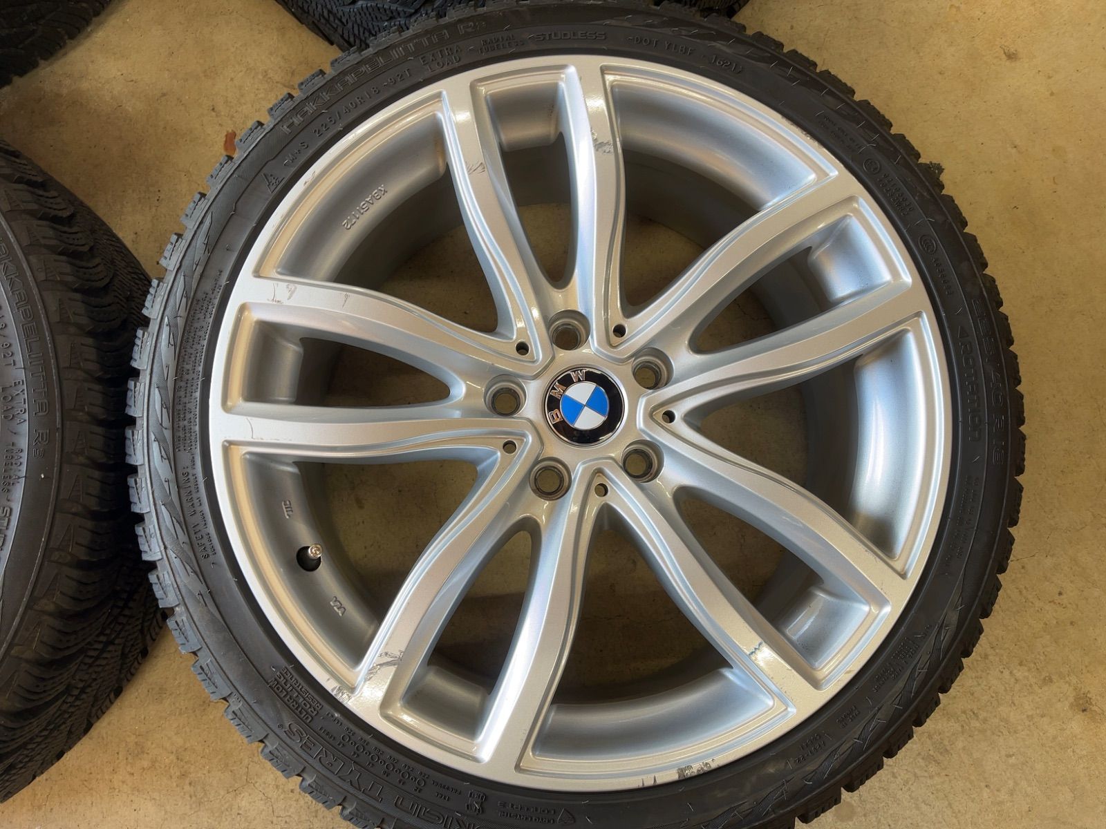  BMW F 40 44 ノキアン バリ山 冬用 18インチ 4本セット 18インチ タイヤ ホイールセット