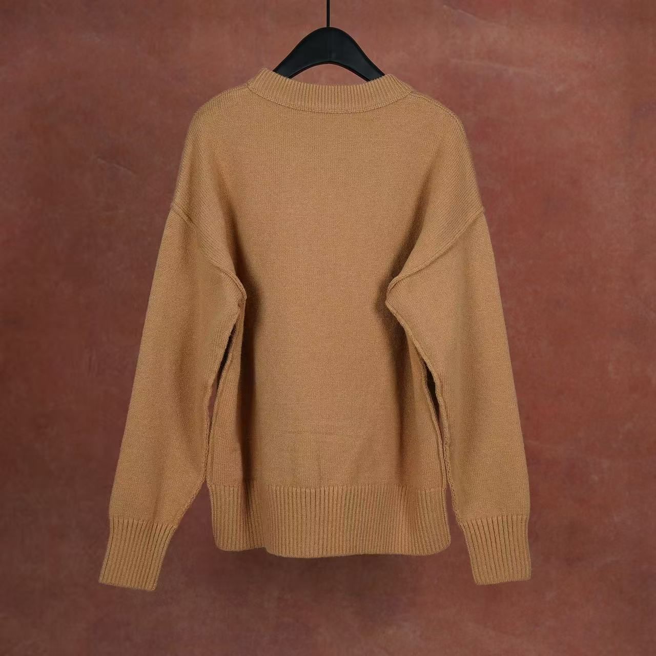 AMI PARIS カーキ色 ニットセーター ハート刺繍 - メルカリ