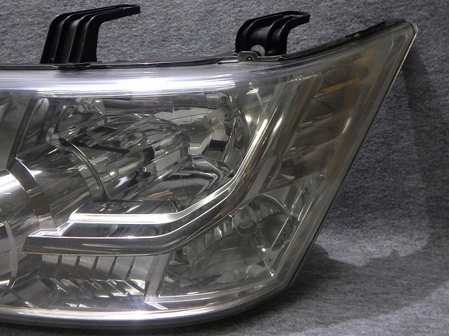 デリカD5 ヘッドライト 左右 HID CV 前期 100-87918 バラスト付
