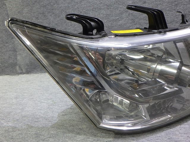 デリカD5 ヘッドライト 左右 HID CV 前期 100-87918 バラスト付