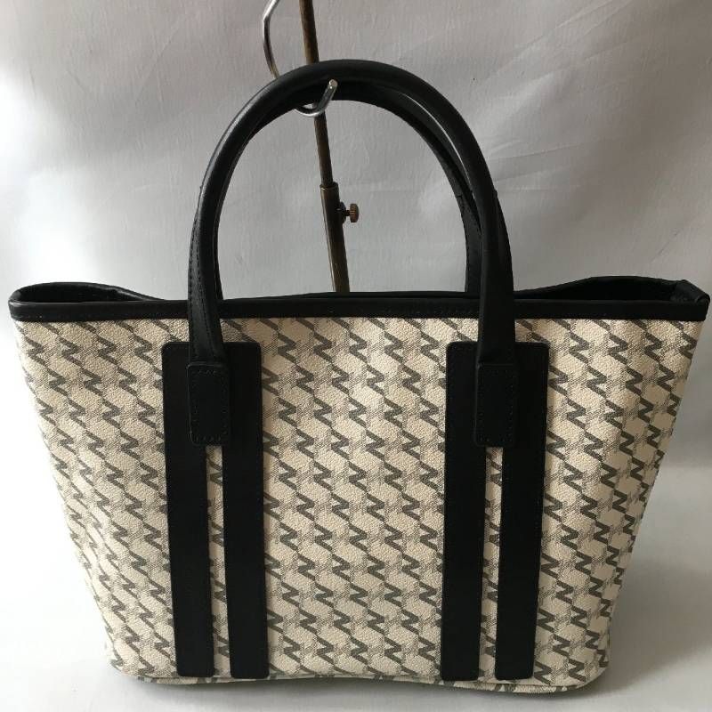 ショップ 入手困難 極美品 HERMES エルメス カレ90 HERMES SPORTS