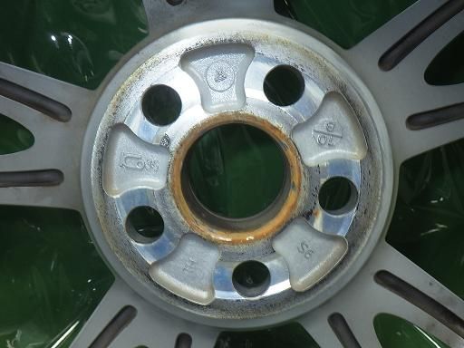 プリウス 15インチ