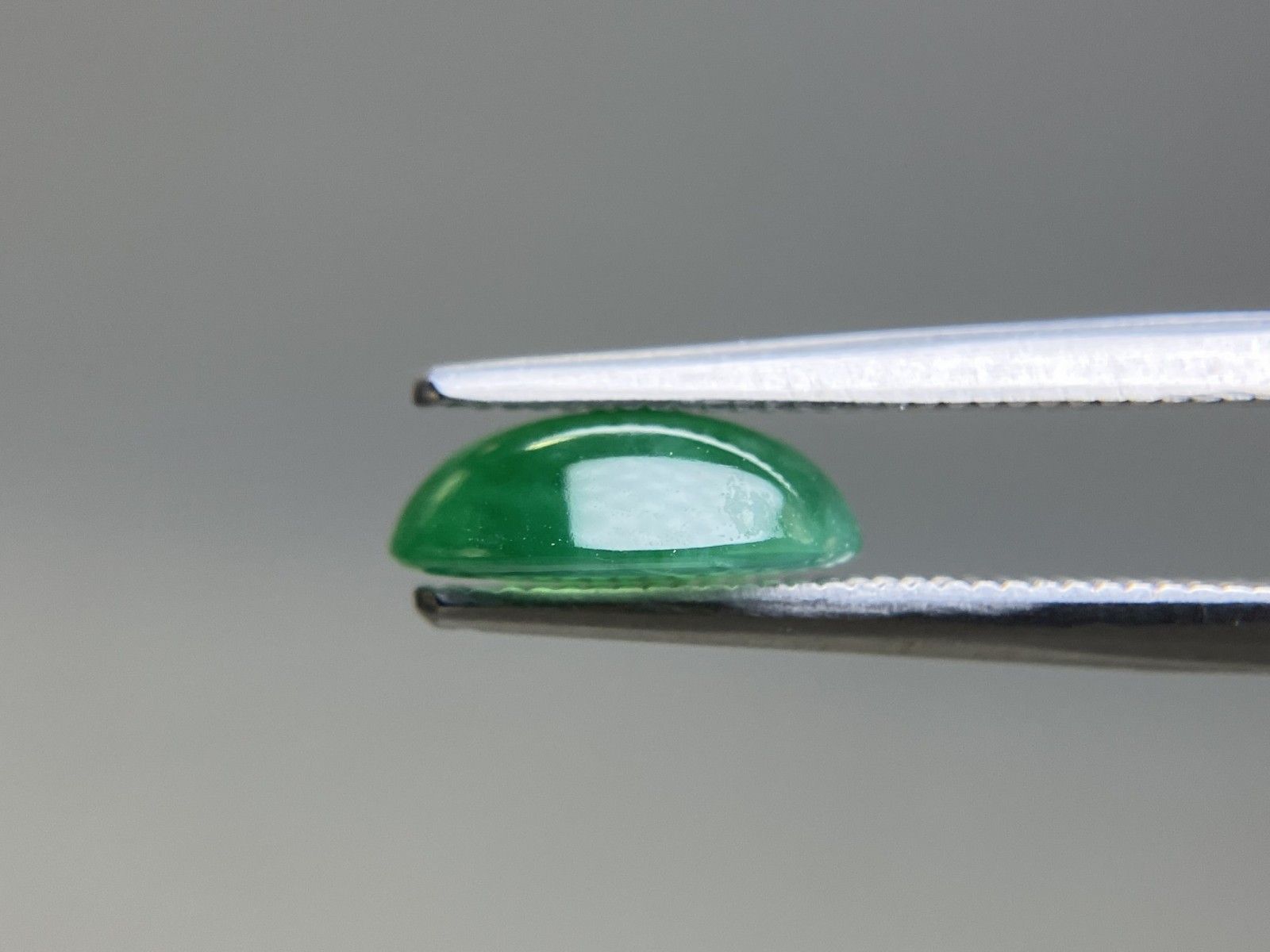 ひすい（ヒスイ 翡翠） 天然 2.426ct 宝石ソーティング付き 9.8㎜×7.6