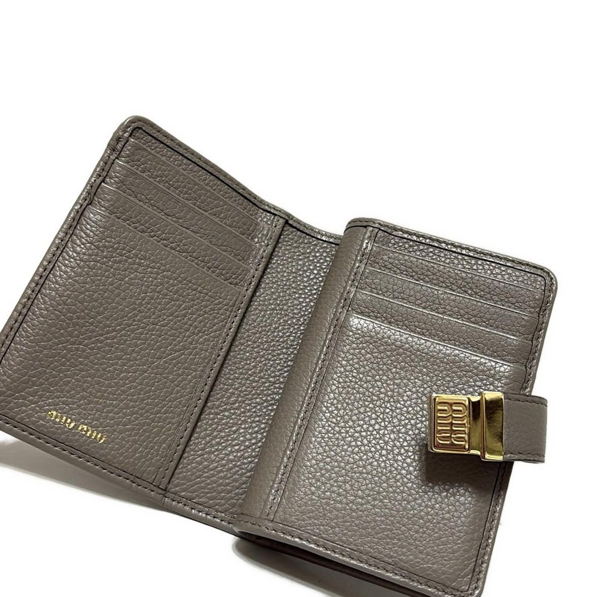 miumiu(ミュウミュウ) 2つ折り財布 - グレーベージュ ラウンド