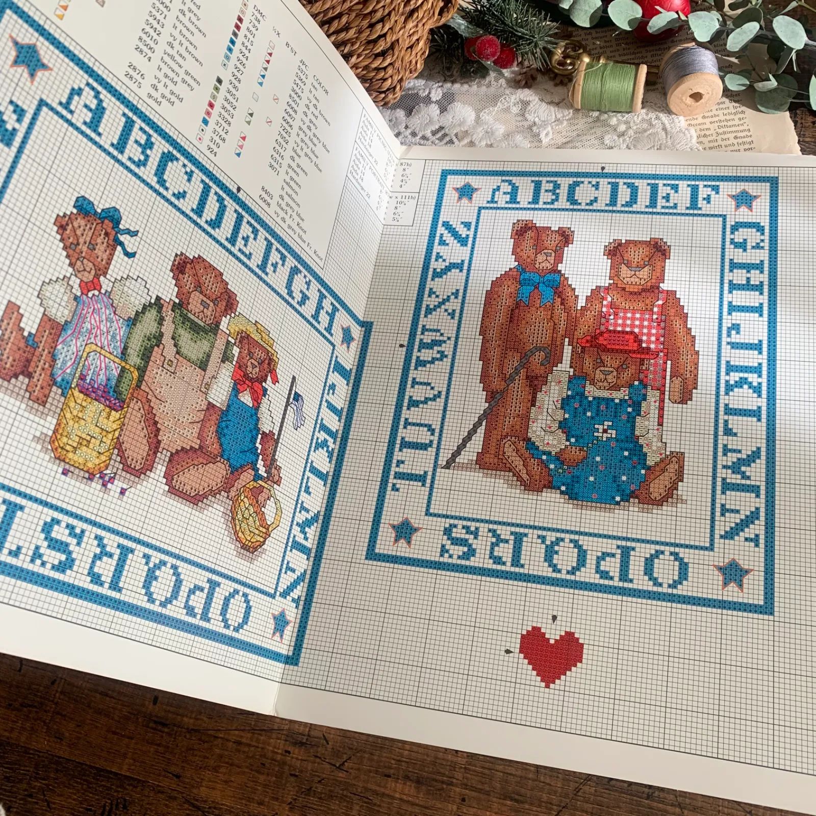 クロスステッチ　洋書 ヴィンテージ 洋書 テディベア 刺繍リーフレット 4枚セット クロス