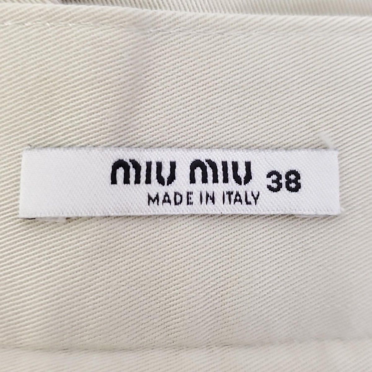 gumi ◎お値下げ中です◎様38サイズ miumiu(ミュウミュウ) パンツ サイズ38 S レディース美品 - ベージュ