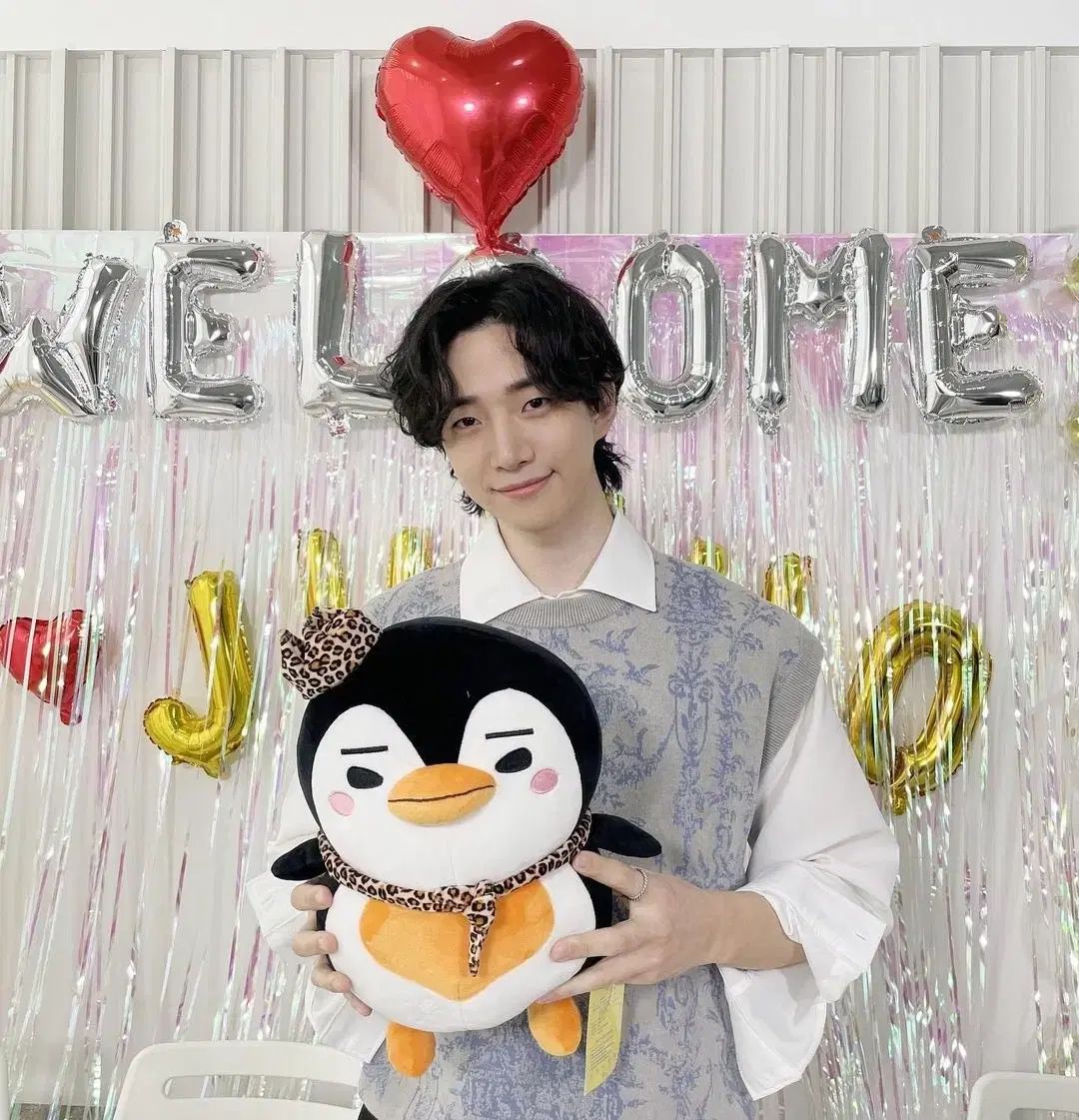 イ・ジュノ(LEE JUNHO) ペンペン ぬいぐるみ - メルカリ