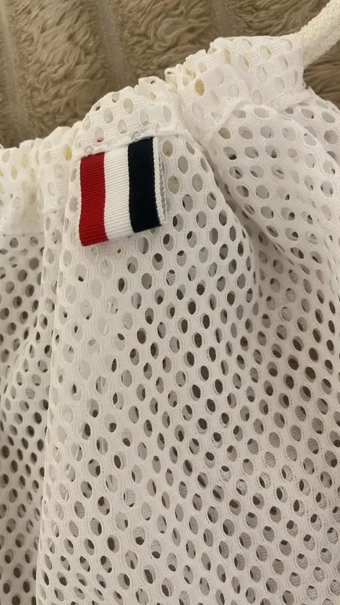 トム ブラウン メッシュ シャーリング バッグ