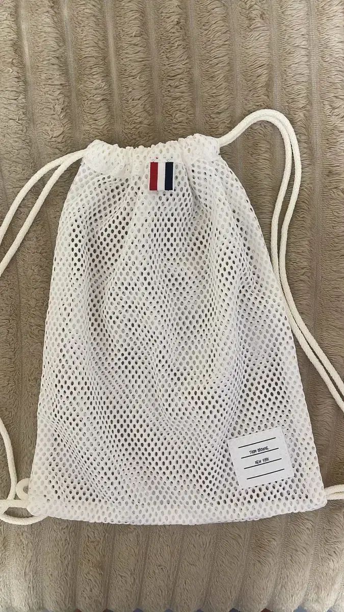トム ブラウン メッシュ シャーリング バッグ