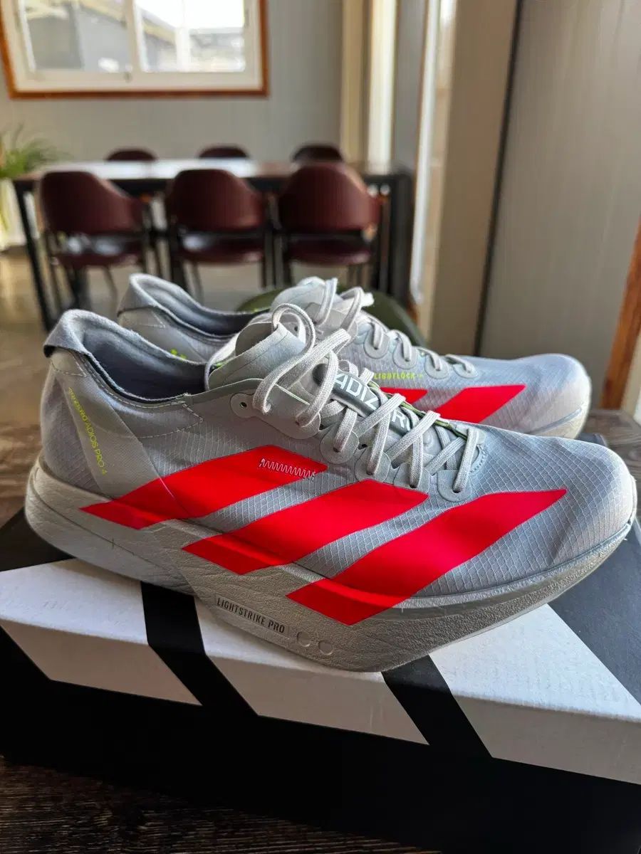 260 アディダス アディゼロ プロ4 ランニングシューズ エキデン