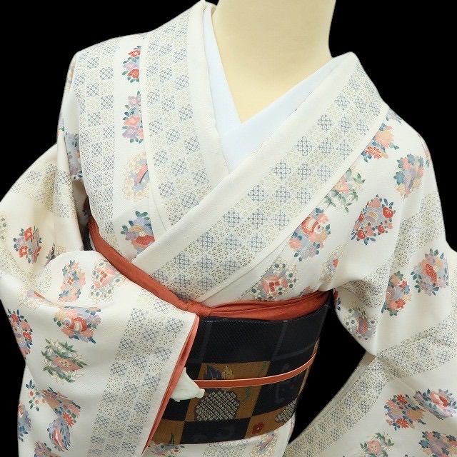 六花-RIKKA- 美品 正絹 桜 梅 橘 宝尽くし小紋 着物 A4066 - メルカリ