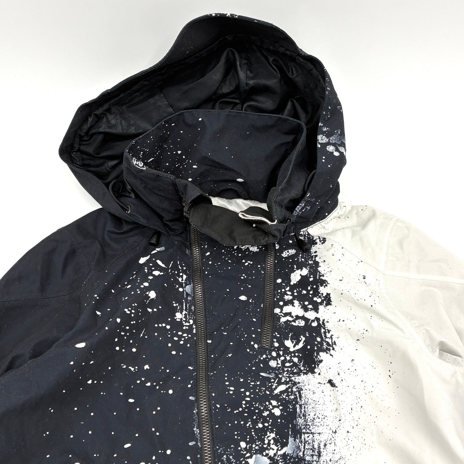 VOLCOM スノーボードジャケット M相当 ペイントデザイン ブラック