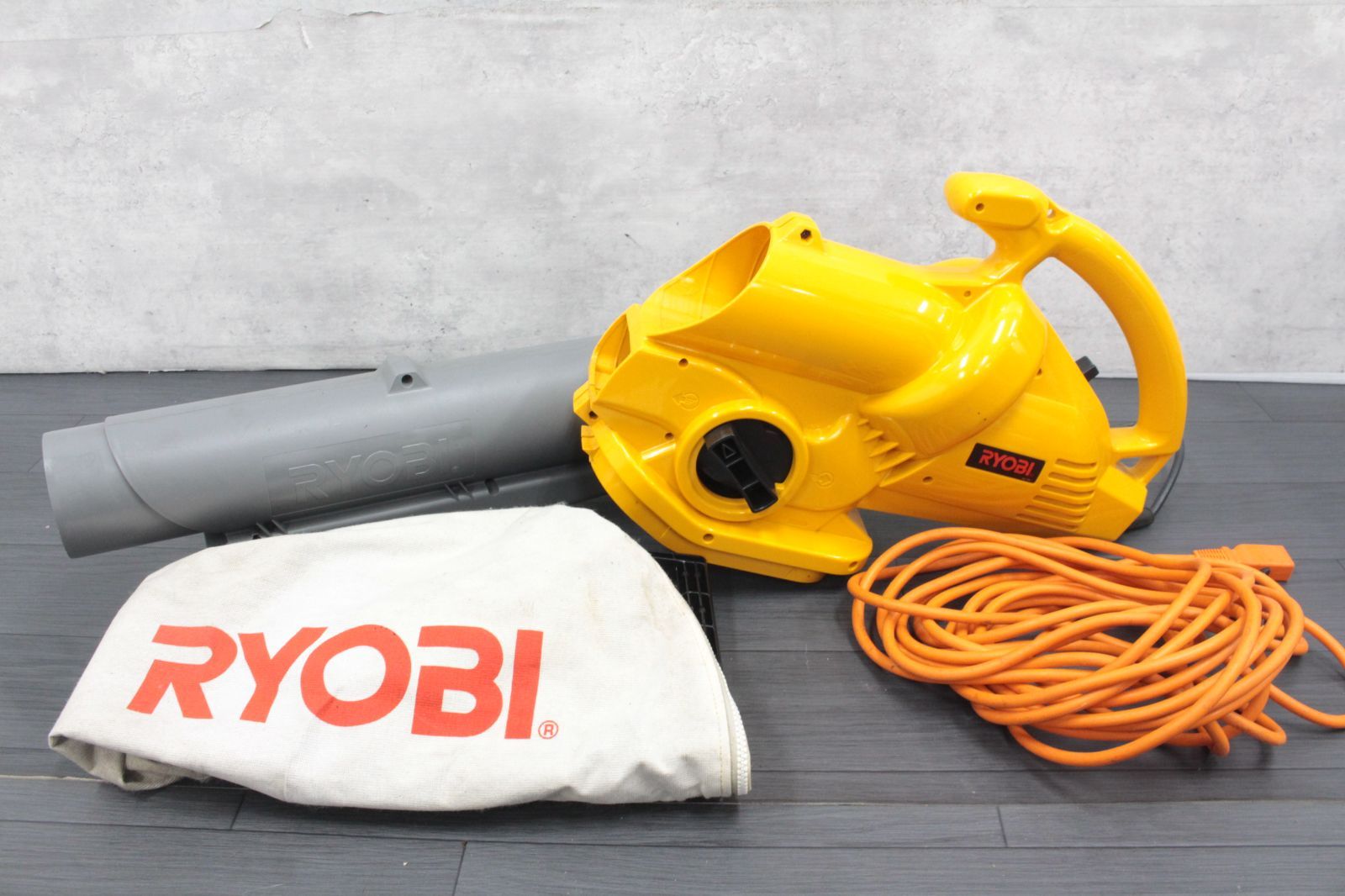 電動工具・エア工具 【行董】RYOBI/リョービ ブロアバキューム RESV 