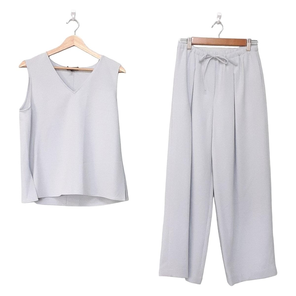 theory セオリー レディースパンツセットアップ レディース ライトブルー ノースリーブ Vネック ウエストゴム