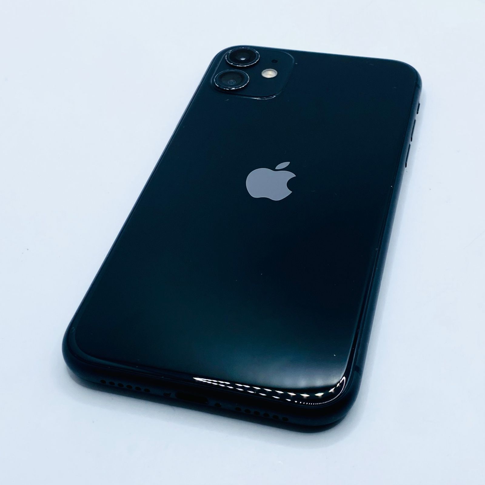 docomo iPhone11 128GB ブラック MWM02J/A SIMロック解除済み 利用制限