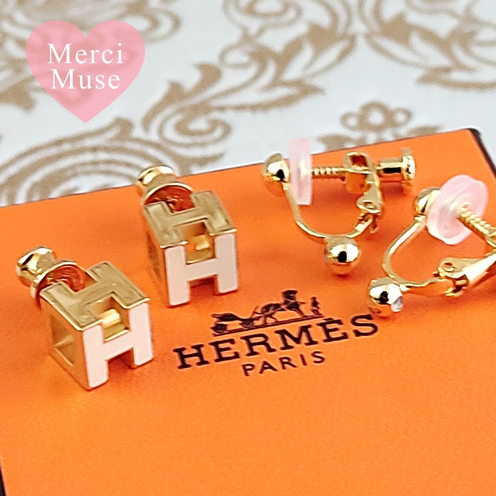 ❤お得なお品❤カージュドアッシュピアス ホワイトxゴールド金具