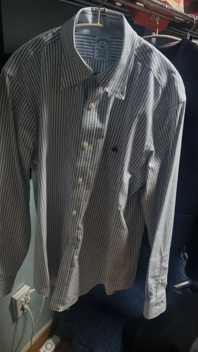 ブルックス ブラザーズ レギュラーフィット ノンアイロン オックスフォード バンガルストライプシャツ ブルー Mサイズ