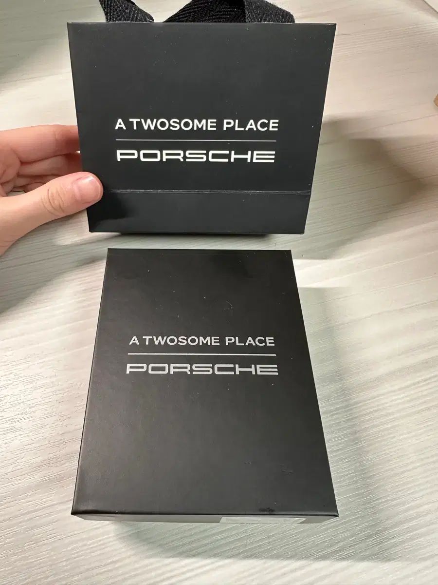 ポルシェ ツーサム コラボ キーホルダー ブラック