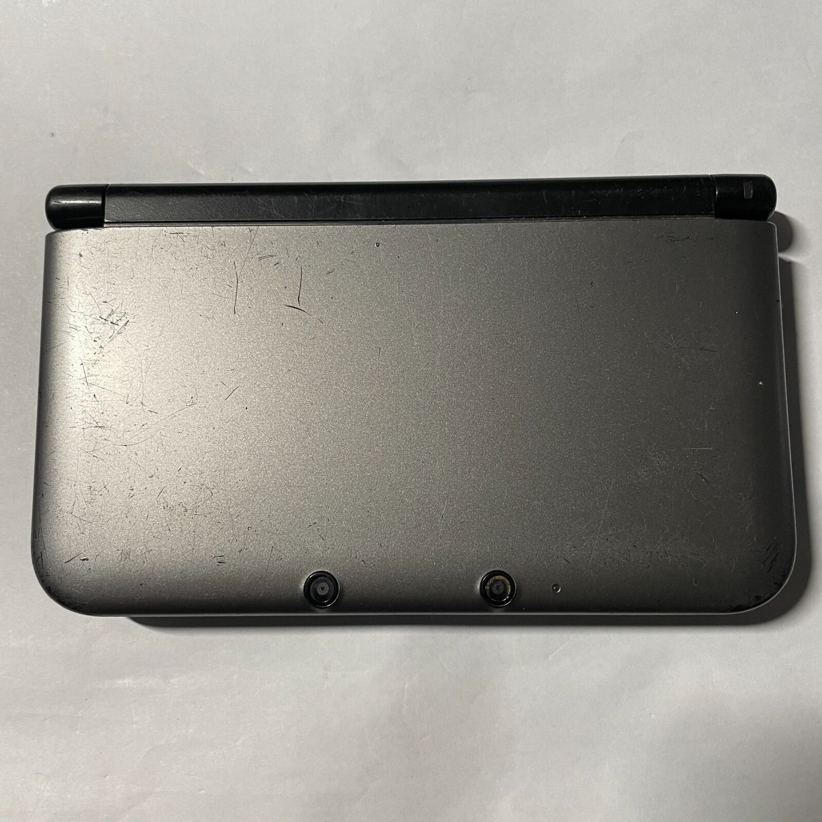 3 DS LL シルバー x ブラック 本体