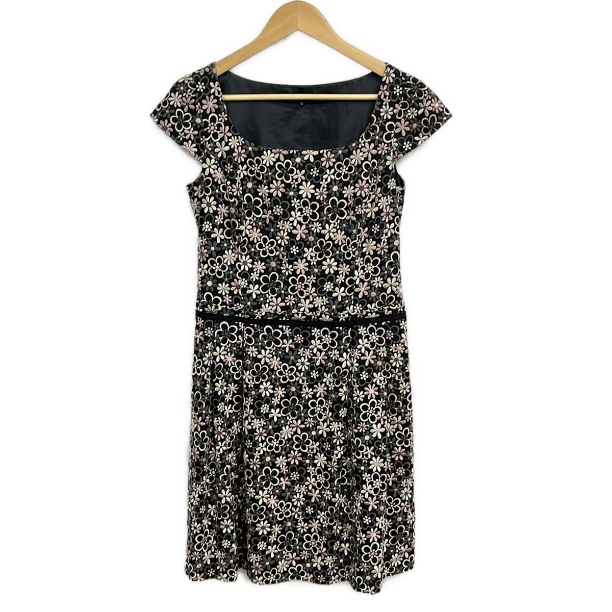 ♡ズッカ♡ワンピ TOCCA(トッカ) ワンピース サイズ6 M レディース - 黒×ライトピンク