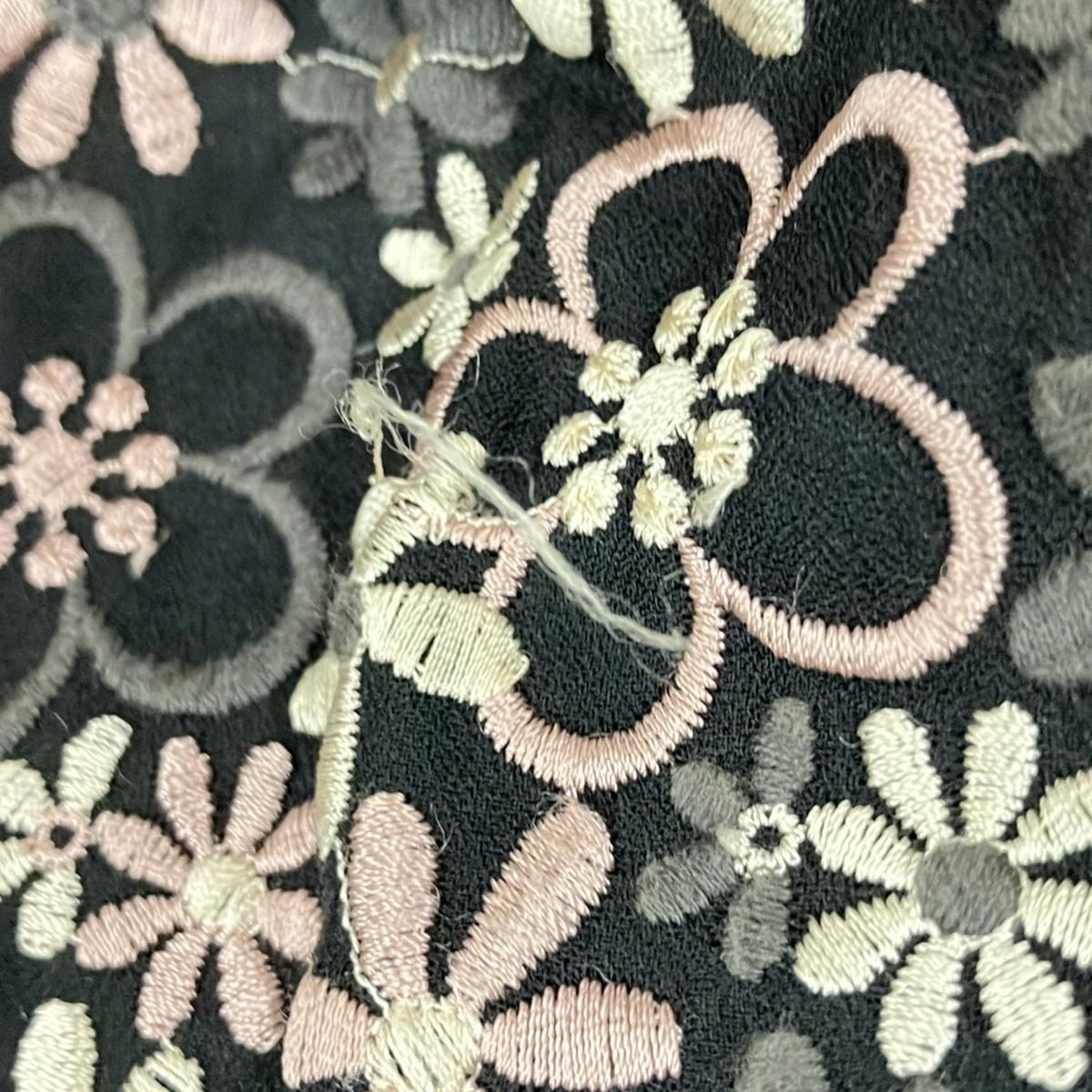 I372 新品未使用 XL 6 トッカ 花刺繍 ひざ丈ワンピース レディース TOCCA(トッカ) ワンピース サイズ6 M レディース - 黒×ライトピンク