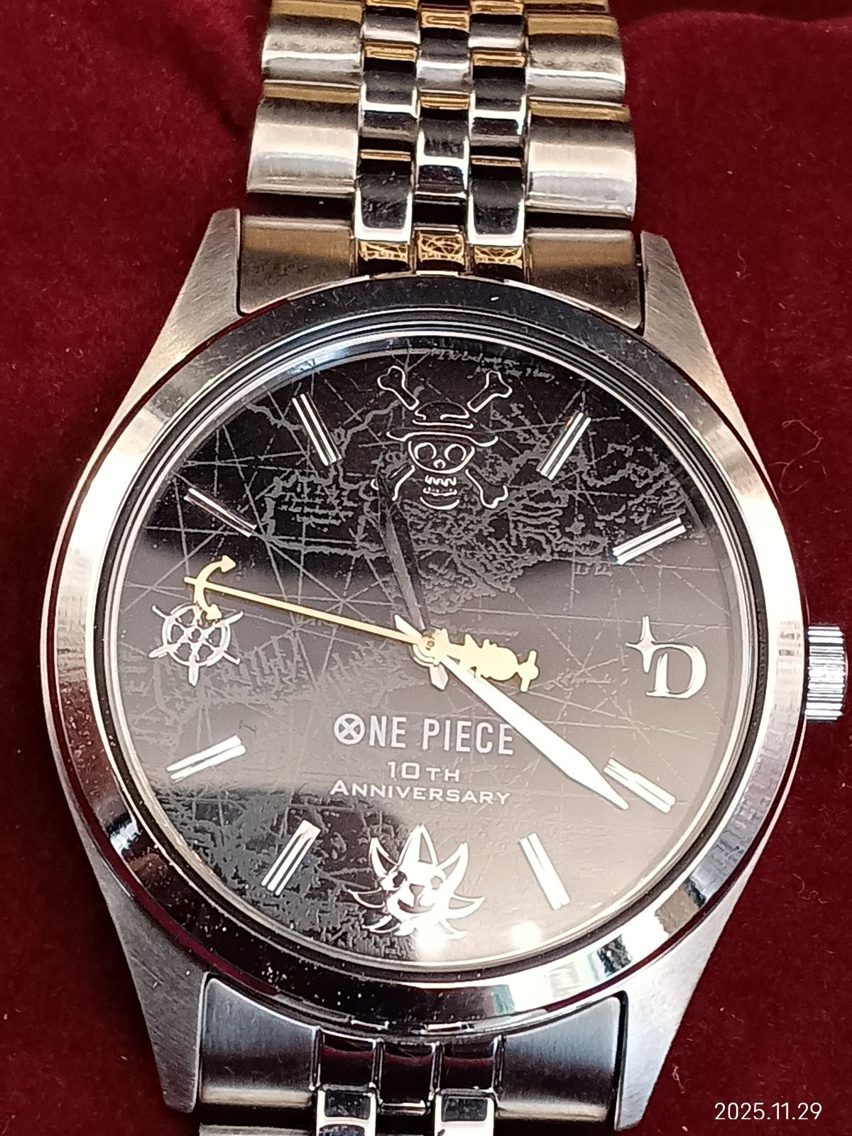 ONE PIECE 10周年記念公式ウォッチ 黄金の指針〜ゴールデン・ポース