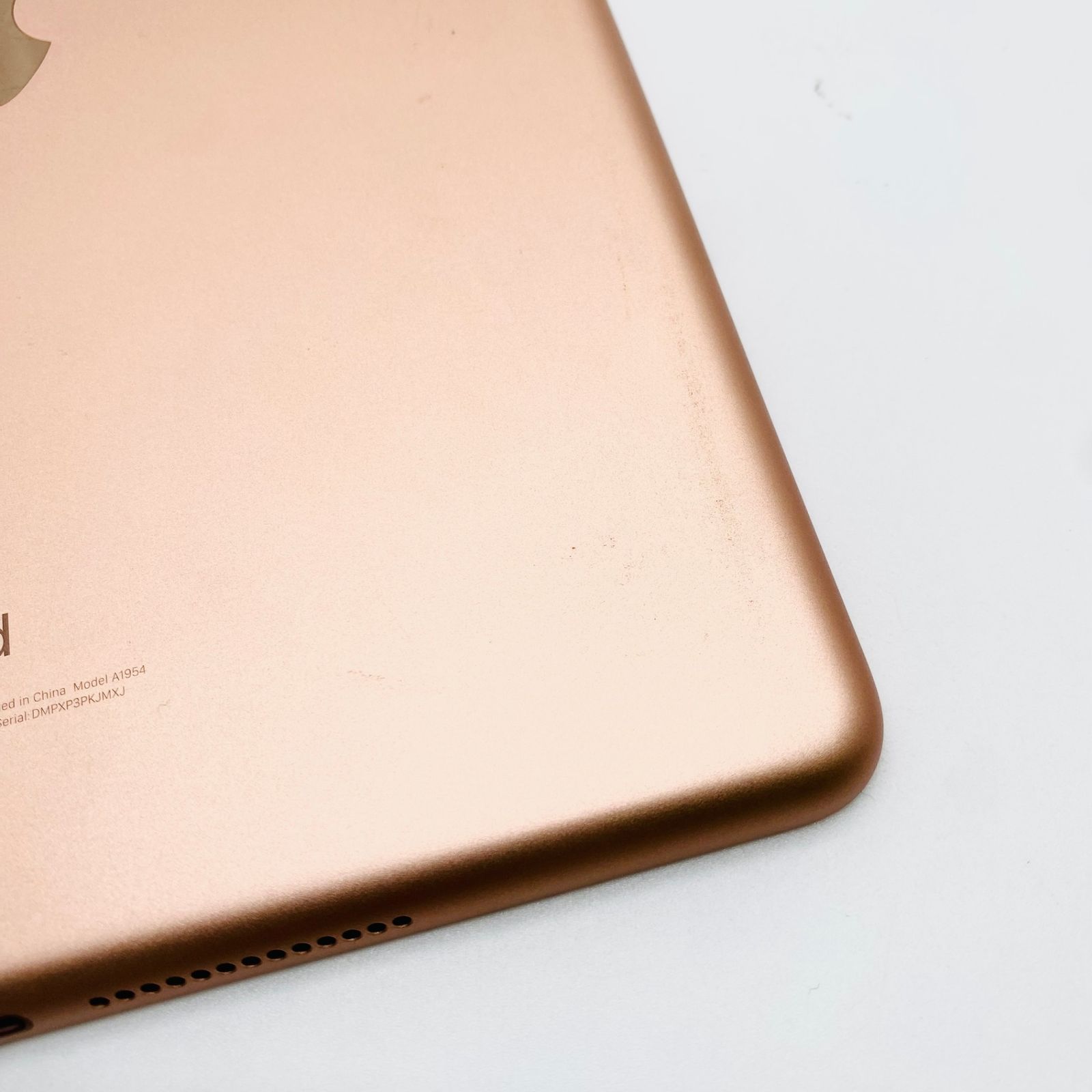 iPad 第6世代　MRM02J/A 32GBセルラーモデル　ゴールド Apple iPad 9.7インチ Wi-Fi+Cellularモデル 32GB MRM02J/A SIMフリー